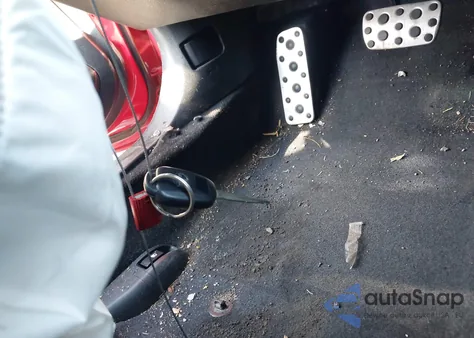 2015 Scion Fr-S z USA, uszkodzony, nr VIN JF1ZNAA13F8708507